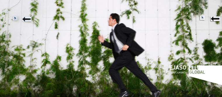 Si un empleado llega tarde al trabajo, ¿la empresa puede descontarle parte del salario?