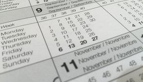 El permiso por enfermedad se debe disfrutar en días hábiles.