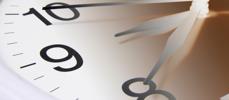 Los trabajadores con reducción de jornada por guarda legal deben percibir íntegro el plus de absentismo