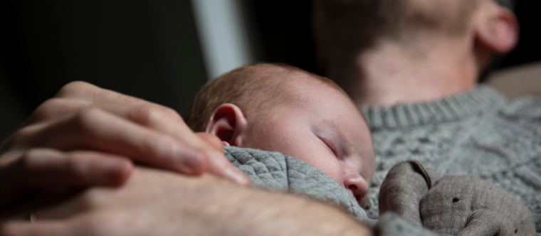 Despido nulo tras anunciar que iba a ser padre