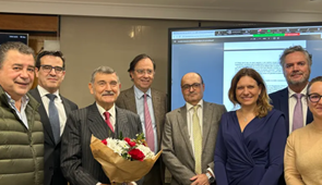 Juan Carlos Rubio y Víctor Sánchez reciben los diplomas del I Curso General de Formación en Arbitraje de la Escuela de Arbitraje del ICAM