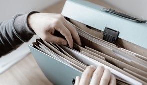 ¿Es necesaria la entrega simultánea a la representación legal de los trabajadores de la carta de despido?