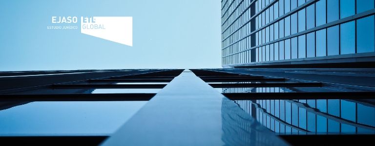 ¿Cómo cotiza el «personal en trabajos exclusivos de oficina» por las contingencias de accidentes de trabajo y enfermedades profesionales?