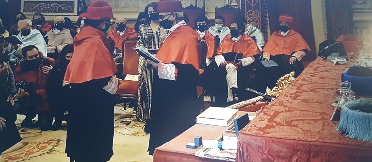 María Emilia Casas, doctora Honoris Causa por la Universidad de Santiago de Compostela
