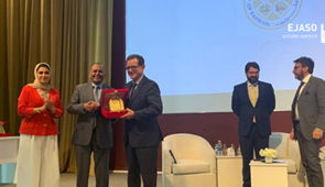 Carlos Castresana habla sobre derechos humanos en la Universidad de Baréin