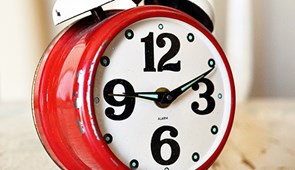 Despido por faltas de puntualidad: Cómputo del tiempo dedicado a conectarse al ordenador