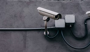 Primera sentencia que valora las exigencias de la nueva LOPD en el uso de la videovigilancia para un despido