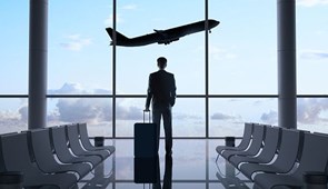 ¿Es obligatorio para los trabajadores aceptar los desplazamientos internacionales?
