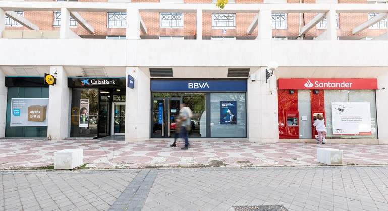 Los dos argumentos que tienen los bancos para recurrir el impuesto a la banca | El Independiente