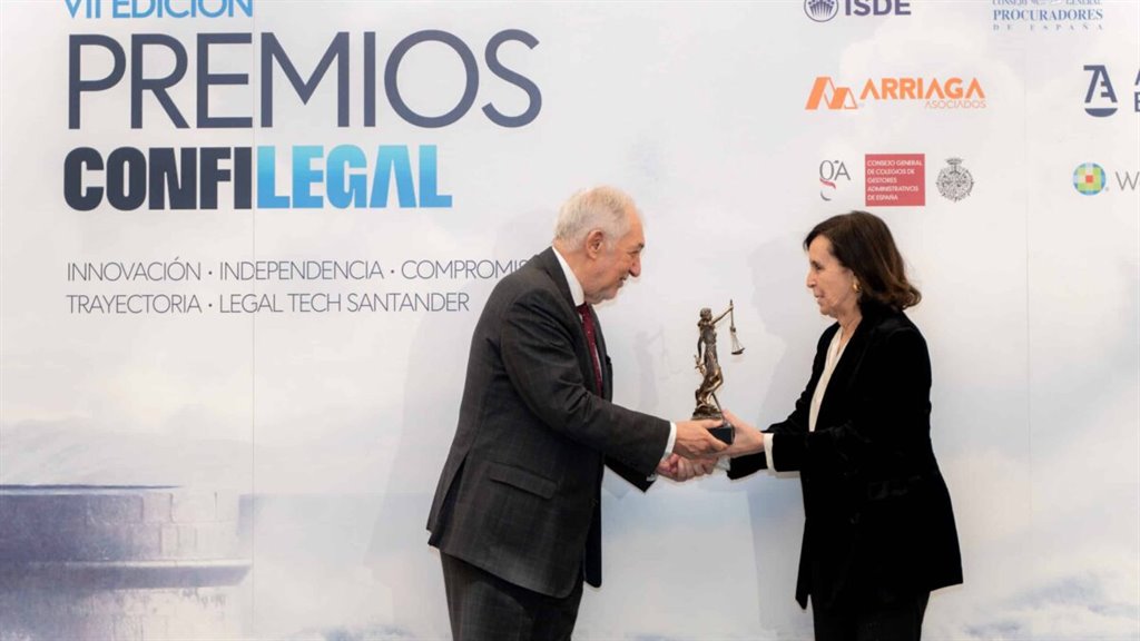 María Emilia Casas Baamonde, of counsel en EJASO, galardonada con el Premio Confilegal a la Trayectoria